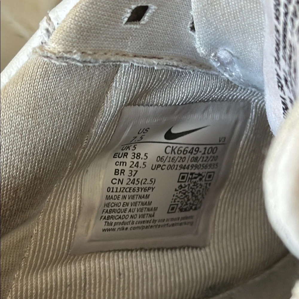 Nike White AF1 - Picture 5 of 5